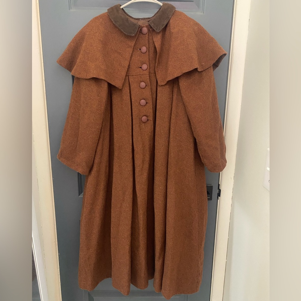 Vintage style capelet swing coat